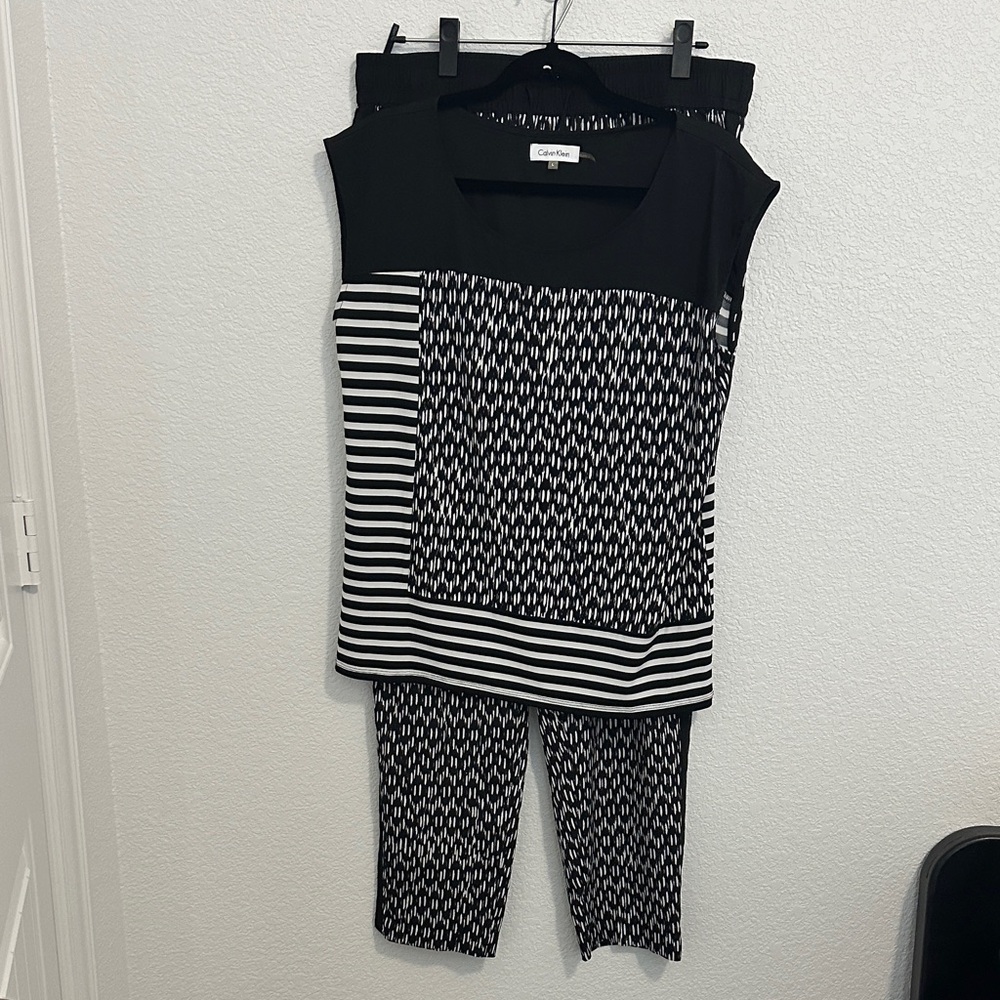 Calvin Klein Black and White 2 piece Sleveless Top and Pant set
